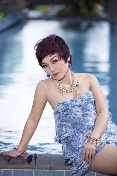 “Gái một con” Thái Thùy Linh ngày càng quyến rũ - 7 Hà Thanh