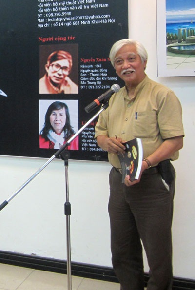 Nhà sử học Dương Trung Quốc chia sẻ tại buổi ra mắt sách