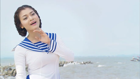 Phương Thảo ra mắt MV "Nhớ về cửa biển" động viên lính Đảo Trường Sa - 3 Một số hình ảnh trong MV Nhớ về cửa biển của Phương Thảo