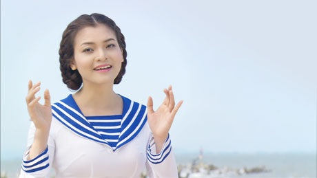 Phương Thảo ra mắt MV "Nhớ về cửa biển" động viên lính Đảo Trường Sa - 4 Một số hình ảnh trong MV Nhớ về cửa biển của Phương Thảo