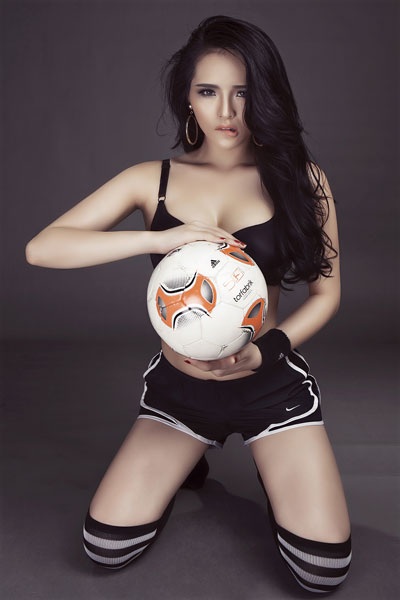 Lại Hương Thảo sexy bên trái bóng - 5 Hà Thanh