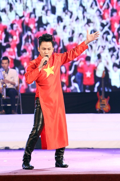 Mỹ Tâm hòa giọng cùng ba diva nhạc Việt - 4 Tùng Dương thể hiện ca khúc mới của Lê Minh Sơn, Biển của ta
