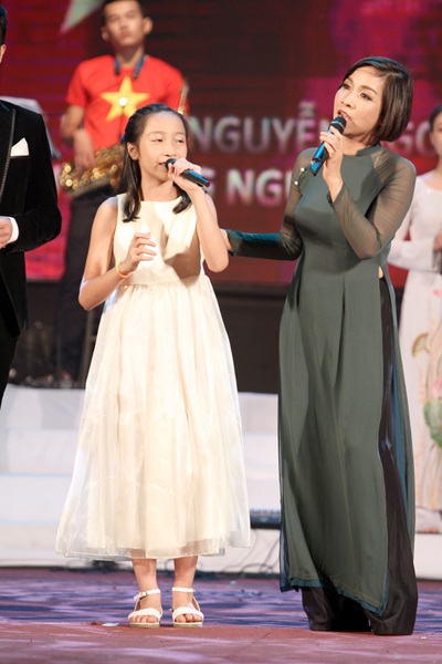 Mỹ Tâm hòa giọng cùng ba diva nhạc Việt - 19 Hà Thanh