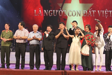 Mỹ Tâm hòa giọng cùng ba diva nhạc Việt - 21 Hà Thanh