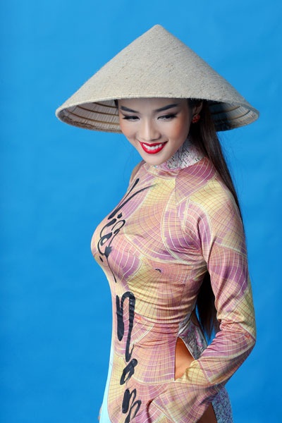 Người đẹp duyên dáng trong tà áo dài với chủ đề biển đảo - 5 <b style=mso-bidi-font-weight:
normal>Hà Thanh