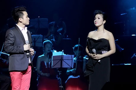 Tùng Dương khen Trọng Tấn “không cao nhưng người khác phải ngước nhìn” - 12 <i style=mso-bidi-font-style:
normal>Bài: