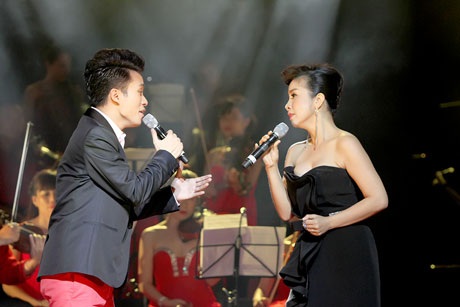 Tùng Dương khen Trọng Tấn “không cao nhưng người khác phải ngước nhìn” - 13 <i style=mso-bidi-font-style:
normal>Bài: