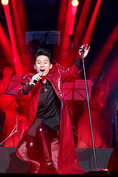 Tùng Dương khen Trọng Tấn “không cao nhưng người khác phải ngước nhìn” - 15 <i style=mso-bidi-font-style:
normal>Bài: