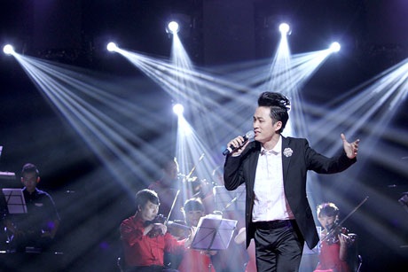 Tùng Dương khen Trọng Tấn “không cao nhưng người khác phải ngước nhìn” - 5 <i style=mso-bidi-font-style:
normal>Bài:
