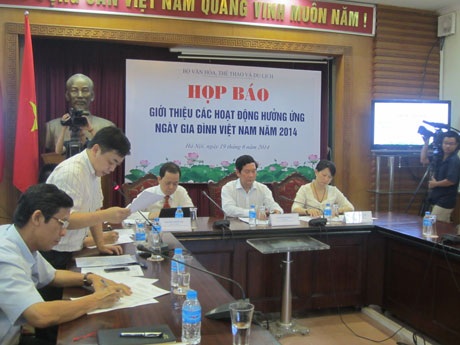 Nhiều hoạt động hưởng ứng Ngày Gia đình Việt Nam 2014 - 1 Nhiều hoạt động hưởng ứng Ngày Gia đình Việt Nam 2014