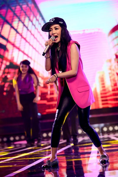 Một số hình ảnh biểu diễn của Phạm Thu Hà trong đêm 31/5