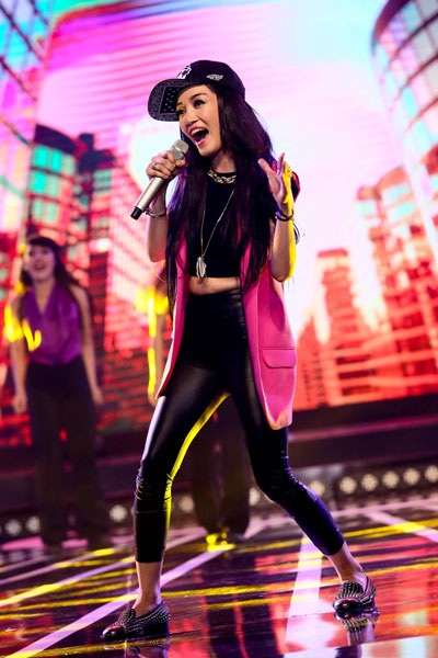 Một số hình ảnh biểu diễn của Phạm Thu Hà trong đêm 31/5