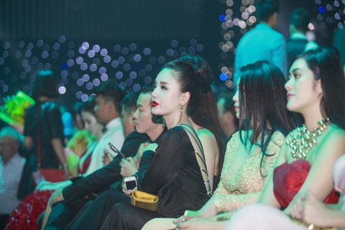 Người đẹp Lương Thu Hương là nữ hoàng đêm hội - 7 Thu Hương thu hút sự chú ý của các ống kính