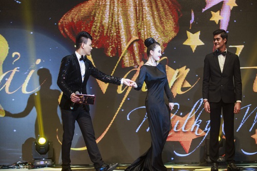 Người đẹp Lương Thu Hương là nữ hoàng đêm hội - 2 Người đẹp Lương Thu Hương nổi bật giữa các khách mời