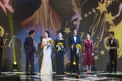 Người đẹp Lương Thu Hương là nữ hoàng đêm hội - 10 Thu Hương và những nghệ sĩ được vinh danh tại Đêm hội chân dài