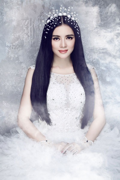 Lý Nhã Kỳ rút lui khỏi làng giải trí - 1 Lý Nhã Kỳ tuyên bố tạm dừng các hoạt động showbiz