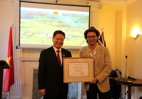 Đầu bếp nổi tiếng Bobby Chinn làm Đại sứ Du lịch Việt Nam - 1 Đầu bếp nổi tiếng Bobby Chinn làm Đại sứ Du lịch Việt Nam