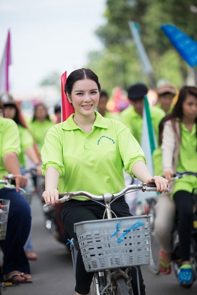 Lý Nhã Kỳ kêu gọi chống bạo lực trẻ em - 8 <b style=mso-bidi-font-weight:
normal>Hà Thanh