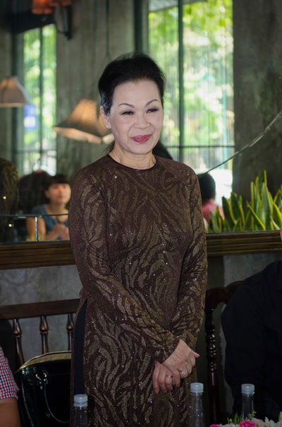 Khánh Ly: “Tôi không chắc mình là một nửa của Trịnh Công Sơn” - 1 Khánh Ly lần đầu gặp gỡ báo chí tại Hà Nội sau 40 năm sống xa quê hương