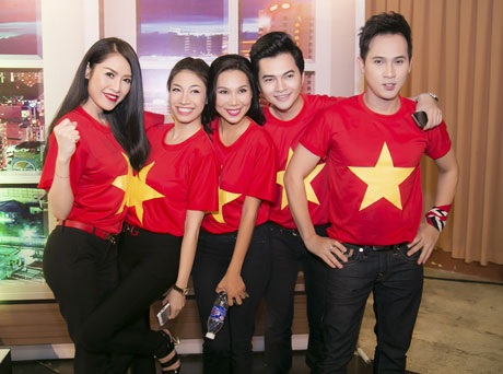 <b style=mso-bidi-font-weight:
normal>Hà Thanh