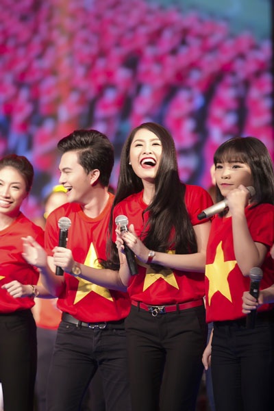 <b style=mso-bidi-font-weight:
normal>Hà Thanh