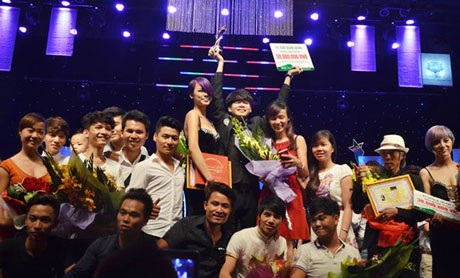 Nhà tạo mẫu Huy Bách giành giải nhất cuộc thi