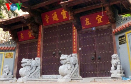 Cơ quan chức năng sẽ đưa “hiện vật lạ” ra khỏi di tích - 2 Hiện vật lạ tại chùa Vân Hồ, Hà Nội (Ảnh: Trà Xanh)
