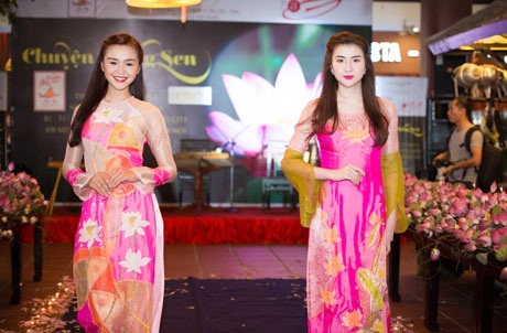 Người đẹp Việt dịu dàng với áo dài sắc sen hồng - 9 Hà Thanh