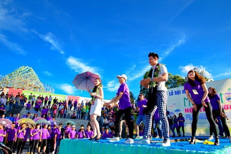 <b style=mso-bidi-font-weight:
normal>Hà Thanh