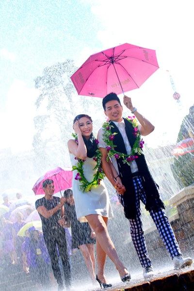 <b style=mso-bidi-font-weight:
normal>Hà Thanh