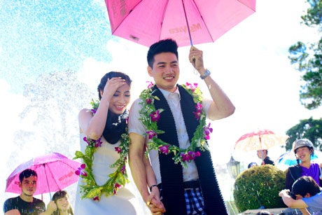 <b style=mso-bidi-font-weight:
normal>Hà Thanh