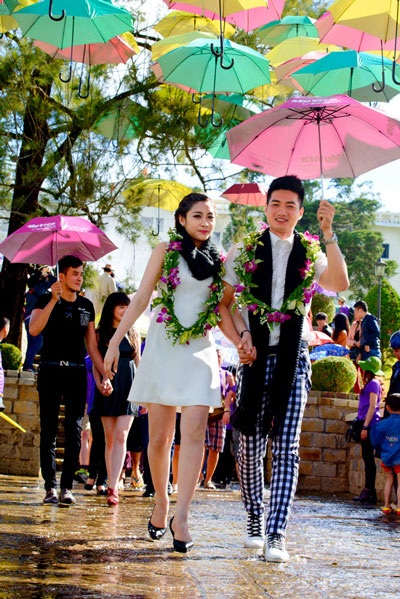 <b style=mso-bidi-font-weight:
normal>Hà Thanh