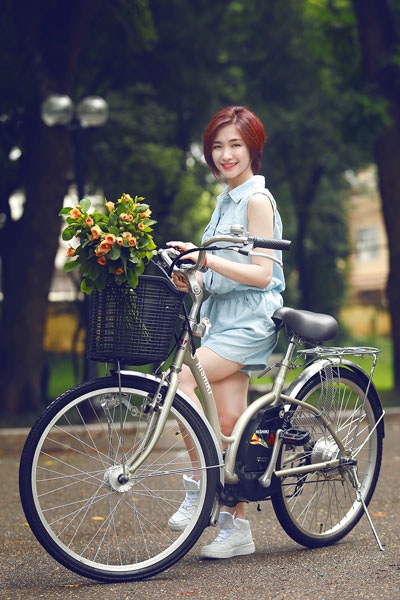 Hòa Minzy đại diện hình ảnh cho xe đạp và xe đạp điện NISHIKI Nhật Bản - 4 Hòa Minzy đại diện hìnŨ ảnh cho xe đạp và xe đạp điện NISHIKI Nhật Bản
