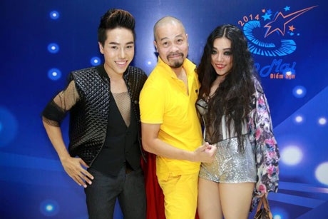 NTK Đức Hùng và Nguyễn Đình Thanh Tâm (SMĐH 2010) và Hà Linh (SMĐH 2008)