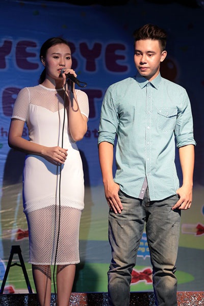 Đông Hùng- Phương Linh ra mắt single đầu tay - 3 Đông Hùng- Phương Linh tình tứ hát tại buổi ra mắt sản phẩm âm nhạc đầu tay