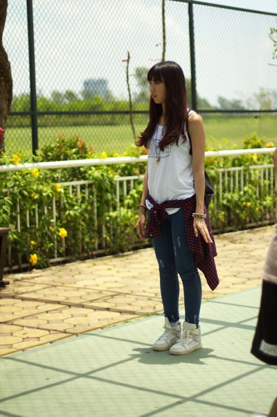 Nữ ca sĩ Min xách ba lô đi tìm tình yêu - 9 <b style=mso-bidi-font-weight:
normal>Hà Thanh