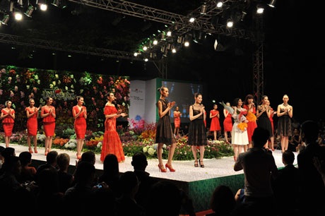Eva de Eva - thương hiệu duy nhất tham gia Đep Fashion Run Way 3 - 9 Summer Fashion Show 2013: Le Temps De Fleur