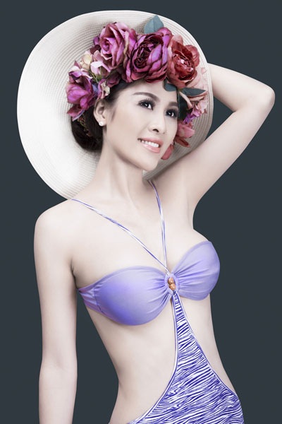 Quế Vân nóng bỏng trong trang phục bikini - 2 Hà Thanh