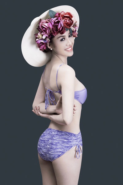 Quế Vân nóng bỏng trong trang phục bikini - 4 Hà Thanh