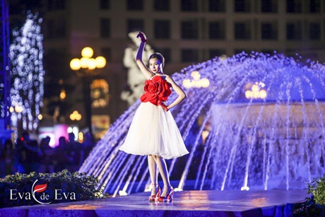 Thần thái của vedette Thanh Hằng đã mang đến màn khởi đầu hoàn hảo cho show diễn hoành tráng