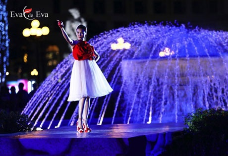 Toàn cảnh Show diễn của Eva de Eva tại Đẹp Fashion Runway 3 - 12 Thanh Hằng xuất hiện đầy ấn tượng mở màn cho BST La Rose de France của Eva de Eva