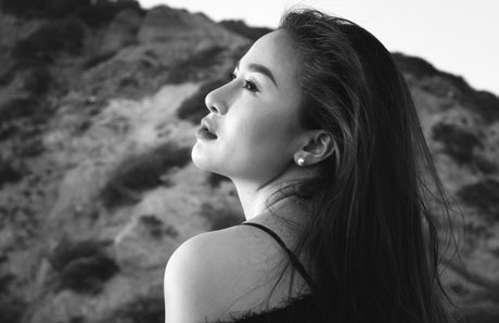 Lam Anh kể về chấn động tâm lý sau tai nạn kinh hoàng - 1 Nữ ca sỹ hải ngoại Lam Anh vô cùng hoang mang khi nghĩ mình có thể bị liệt hoàn toàn sau tai nạn