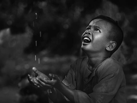 Khoảnh khắc cuộc sống qua “cuộc thi Ảnh Nghệ thuật” - 5 Những hạt mưa đầu mùa