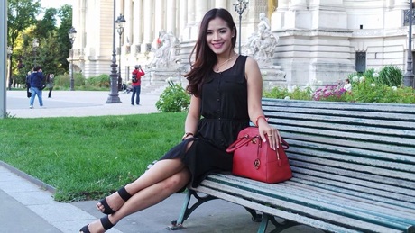 Hoa hậu Bích Dự tươi trẻ tại Pháp - 8 Hà Thanh
