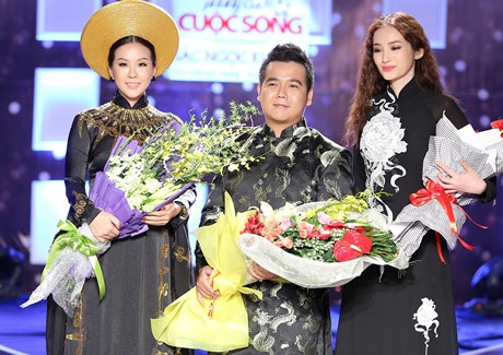 Hoa hậu Thu Hoài mặc áo dài "Nữ Oa" diễn thời trang - 5 <b style=mso-bidi-font-weight:
normal>Hà Thanh