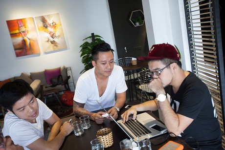 <b style=mso-bidi-font-weight:
normal>Hà Thanh