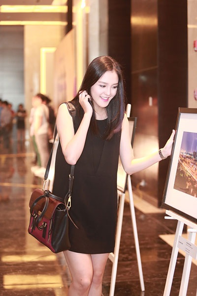 Lã Thanh Huyền tái xuất đẹp rạng rỡ - 10 Á hậu Việt Nam Hoàng Anh khoe nước da trắng ngần trong chiếc đầm đen giản dị