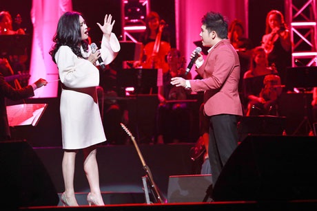 NSƯT Kiều Hưng xúc động trước tình cảm của khán giả quê nhà dành cho ông và Trọng Tấn