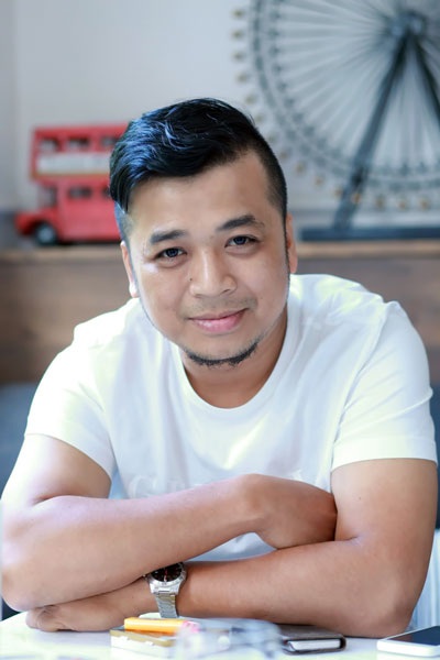 Nhạc sĩ “không dùng điện thoại” nói về cái duyên với Bùi Anh Tuấn - 2 Nhạc sĩ “không dùng điện thoại” nói về cái duyên với Bùi Anh Tuấn