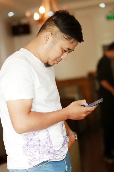 Nhạc sĩ “không dùng điện thoại” nói về cái duyên với Bùi Anh Tuấn - 3 Nhạc sĩ Tiến Minh kết Kim Cương Đen